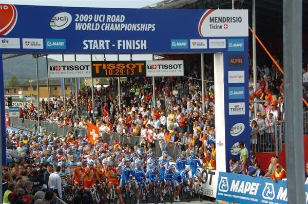 The scene at the start of the 2009 Elite men's World Championship road race.
