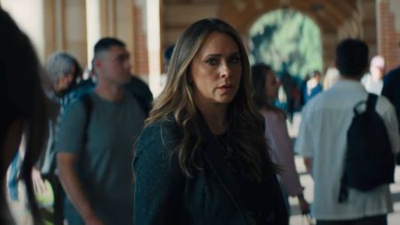 Jennifer Love Hewitt in the I Know What You Did Last Summer sequel