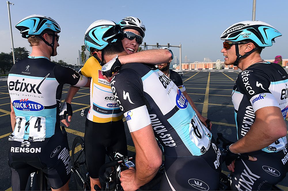 Niki Terpstra thanks his Etixx-Quickstep teammates