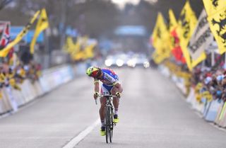 Peter Sagan (Tinkoff-Saxo) checks the distance back to fifth place as he approaches the line