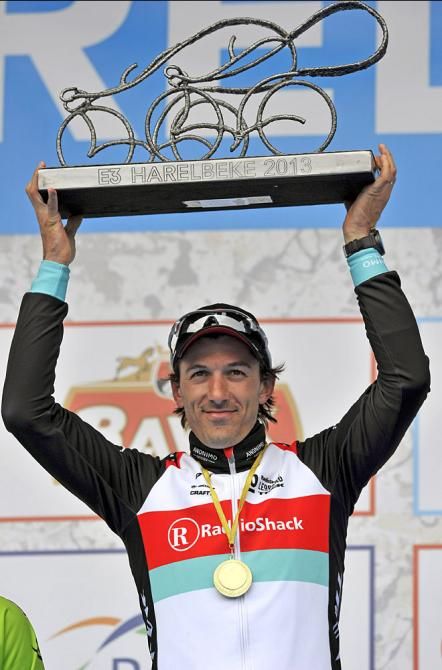 Fabian Cancellara (RadioShack - Leopard) with his trophy