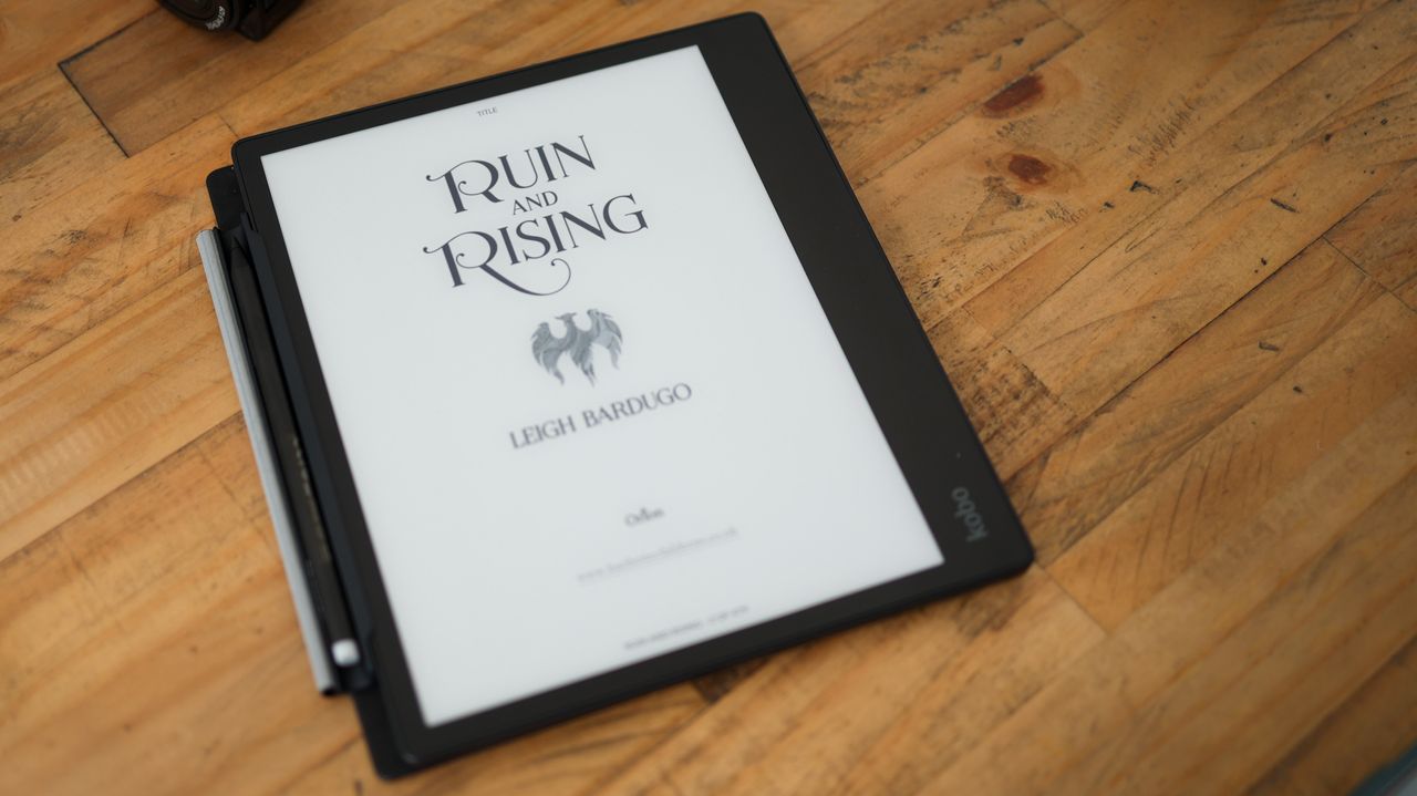 A photo of the Kobo Elipsa 2E