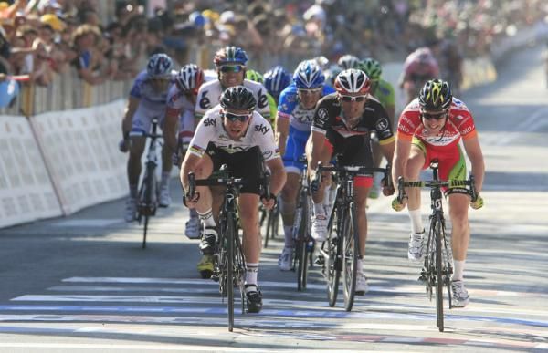 Not for the first time this season, Cavendish (left) edges out Goss