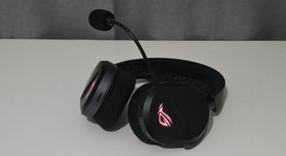 The Asus ROG Pelta gaming headset from the front