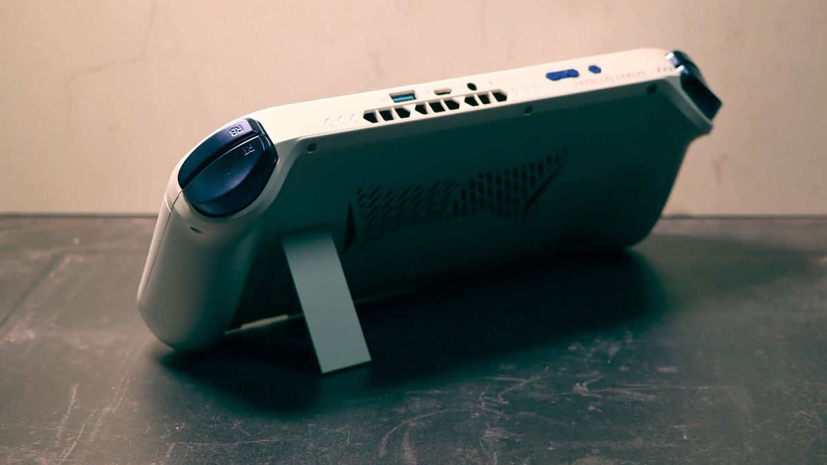AOKZOE A1 Pro handheld gaming PC