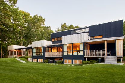 hamptons house showing radical reimagination with timber cladding