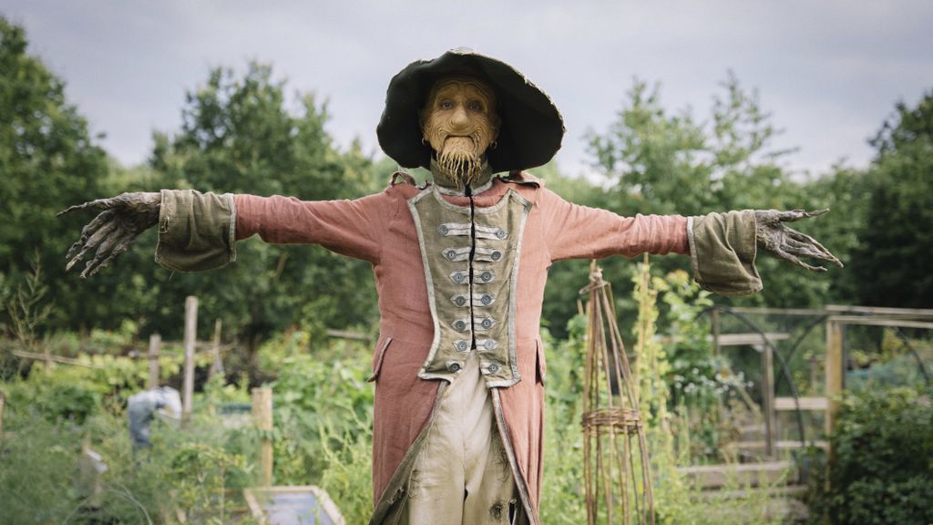 mackenzie-crook-on-the-return-of-worzel-gummidge-what-to-watch