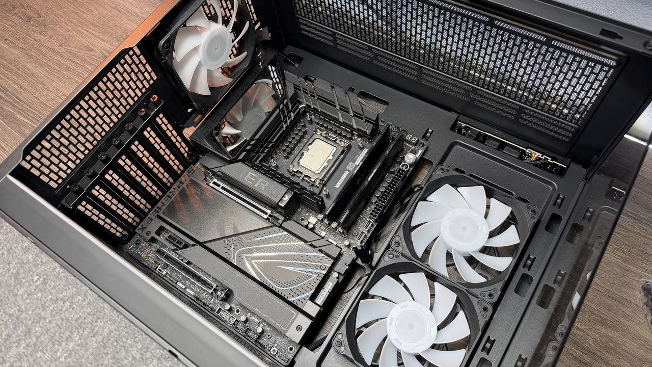 The Phanteks XT View Matrix case on a table.