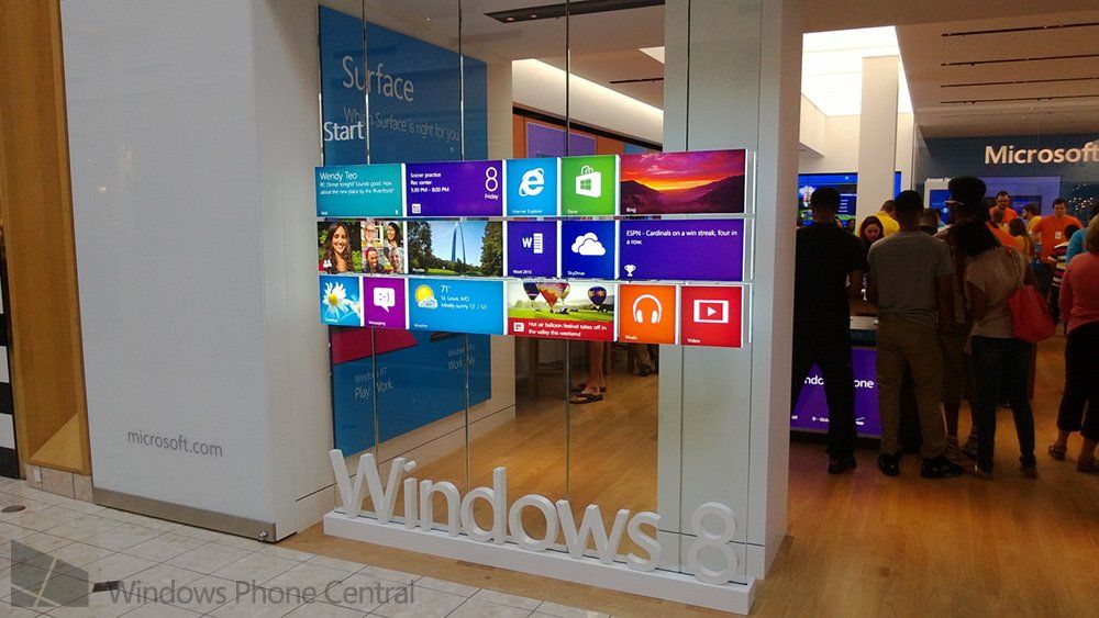 Pics of Microsoft's St. Louis Store grand opening; company gives away