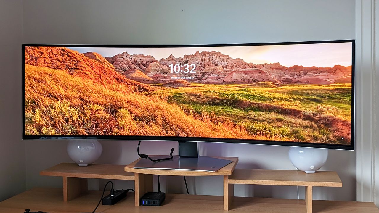 Samsung Odyssey OLED G93SC monitor