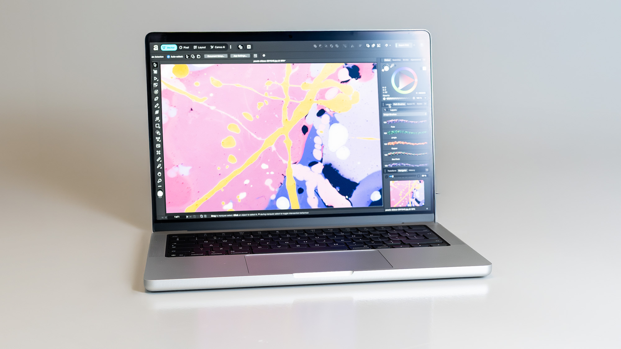 MacBook Pro 14 M5 Max