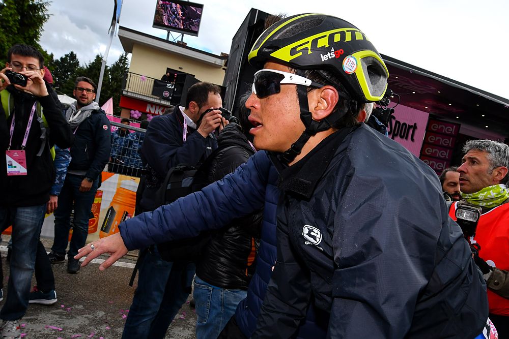 Esteban Chaves (Mitchelton-Scott) loses over 25 minutes on stage 10 at the Giro d'Italia