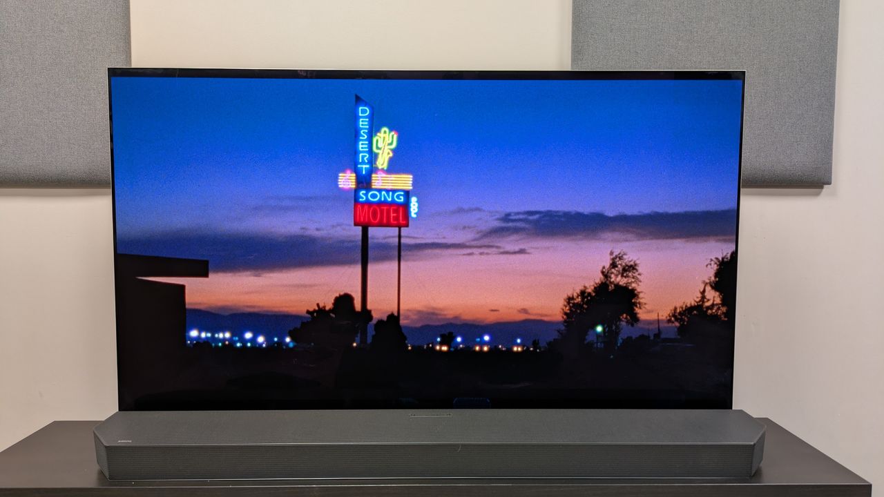 Leaving Las Vegas 4K Blu-ray showing a shot of the neo motel sign =, shown on an LG G5 OLED