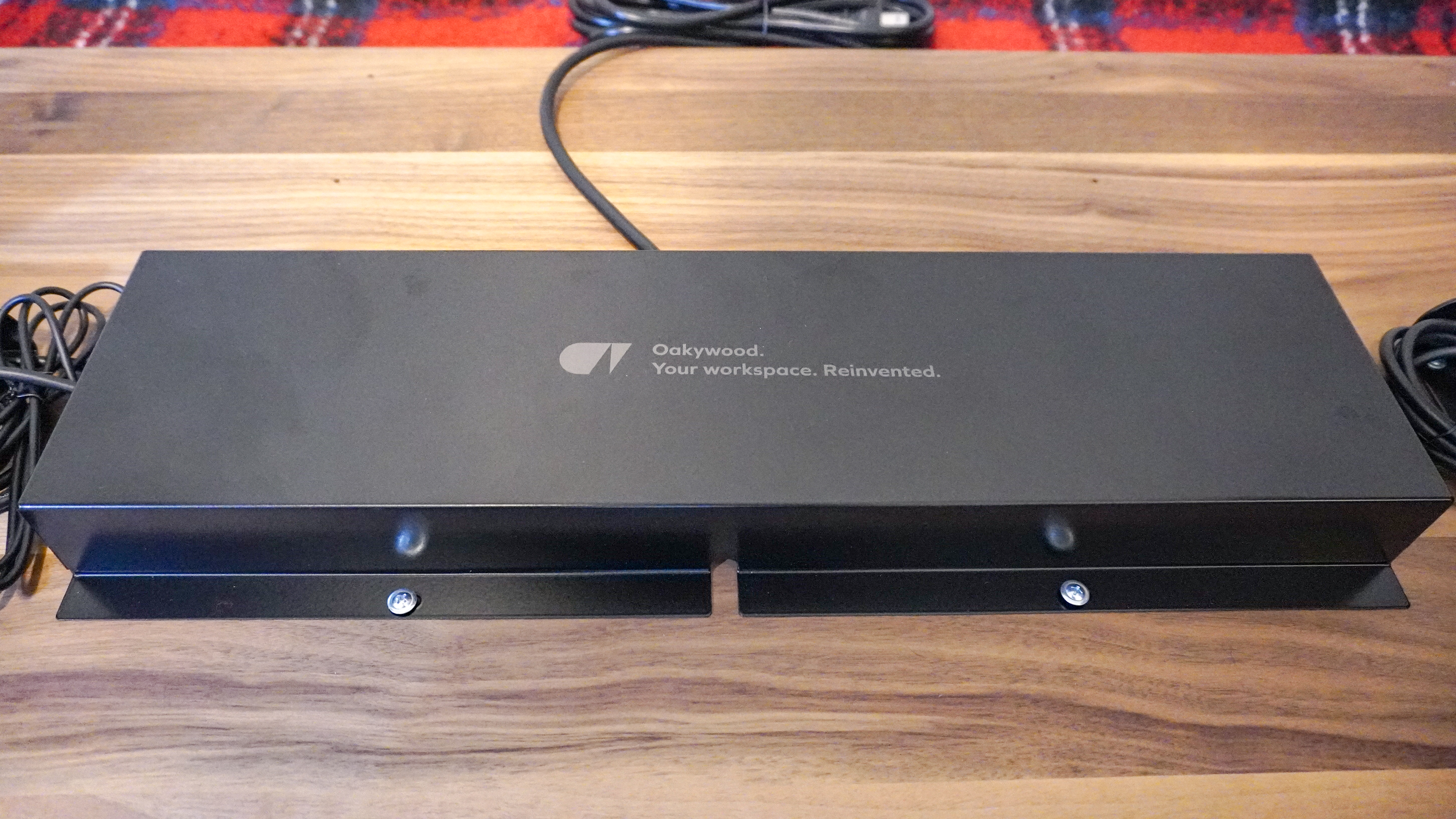 The included metal cover that protects the control box of the Oakywood Standing Desk Pro