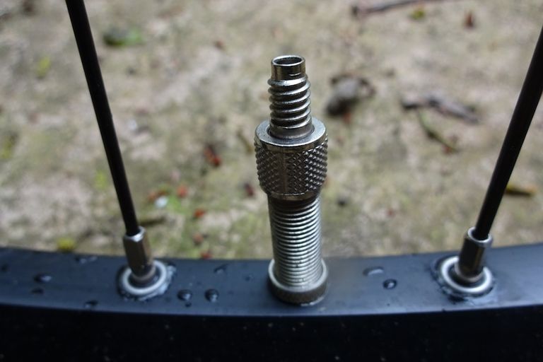 bike tube valve sizes