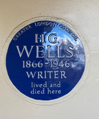 HG Wells house plaque