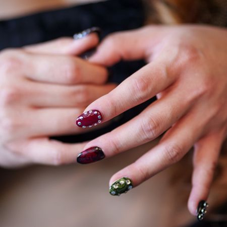 red and green manicure
