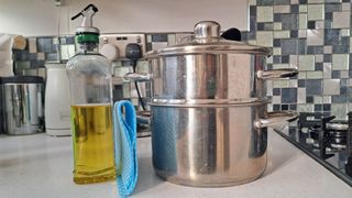 Olive oil and stainless steel steamer