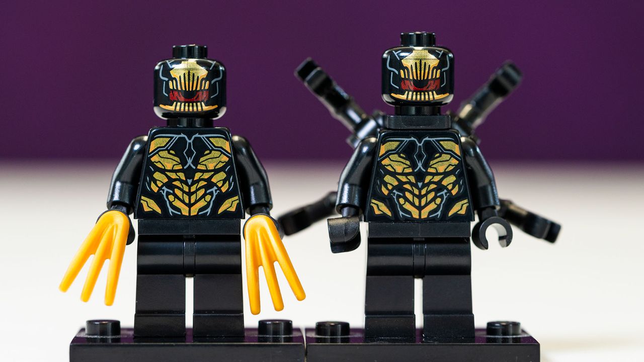 The Outrider Minifigures from the Lego Hulkbuster: The Battle of Wakanda playset.