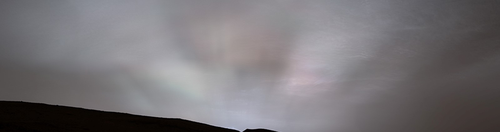 The full panorama image captured by Curiosity.