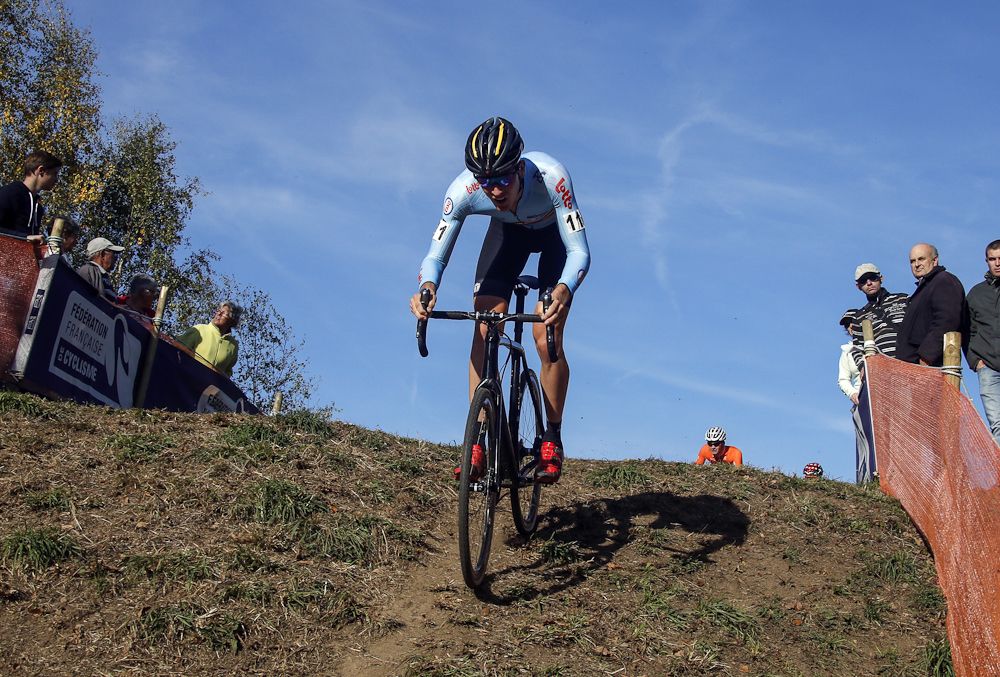 Toon Aerts negotiates a descent at the European Cyclo-cross Champinships