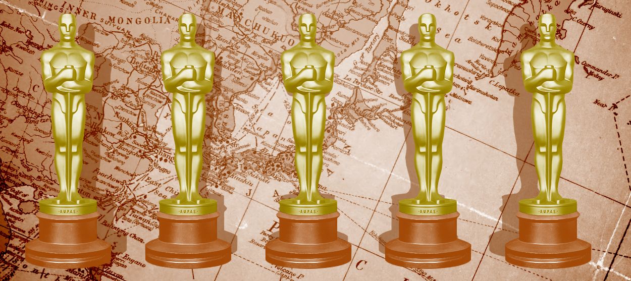 Oscar statuettes.