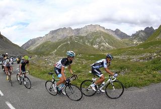 Alberto Contador climbed the Galibier in the presence of Andy Schleck, Rui Costa and Christophe Riblon