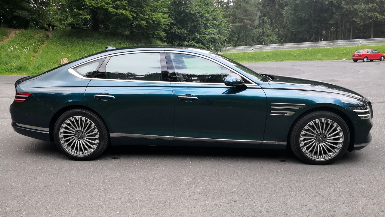 Genesis Electrified G80