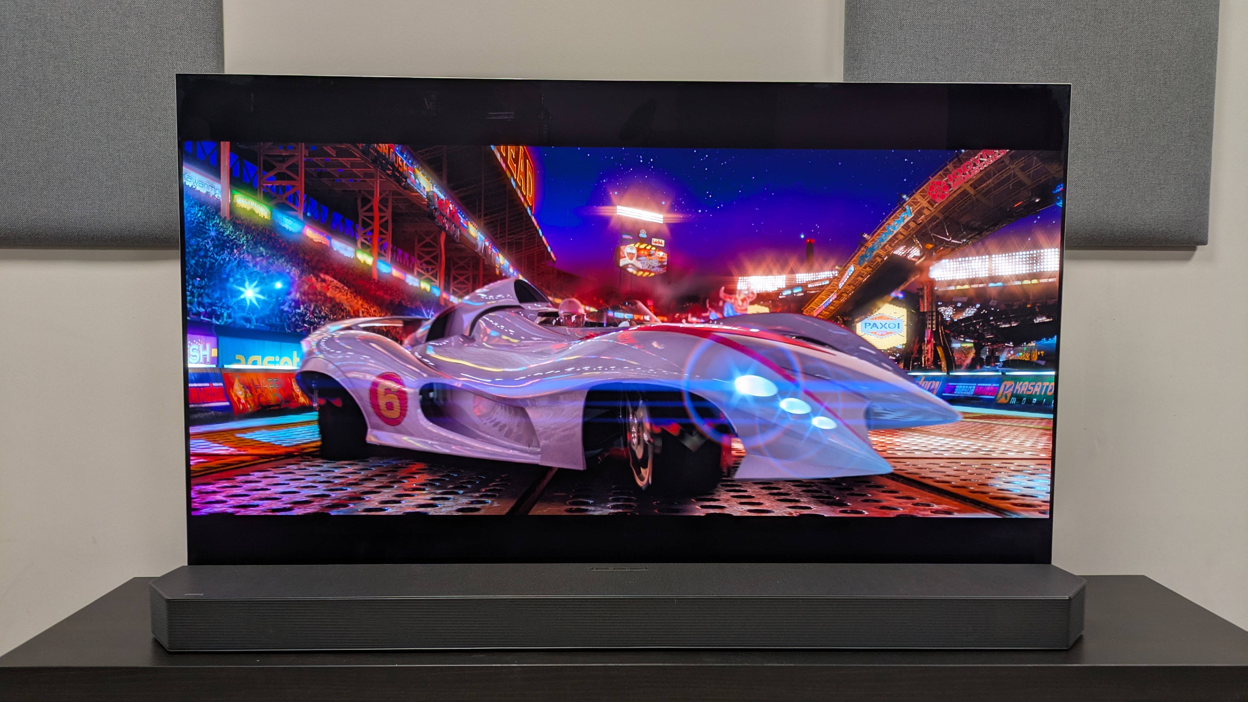 Speed Racer 4K Blu-ray on LG G5 showing Mach 6 drifting towards the screen