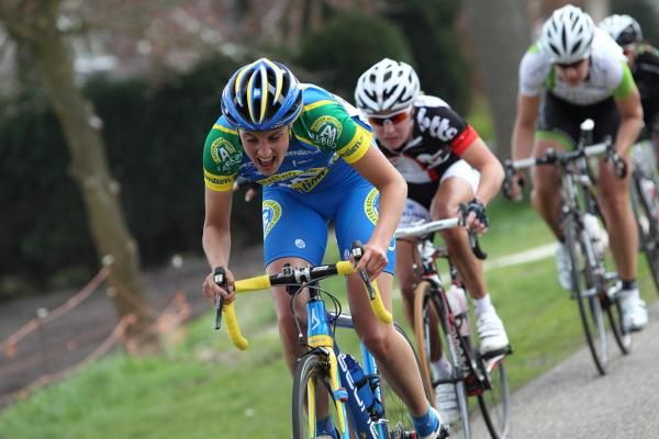 Lucinda Brand (AA Drink) gasps for air whilst she chases down an attack