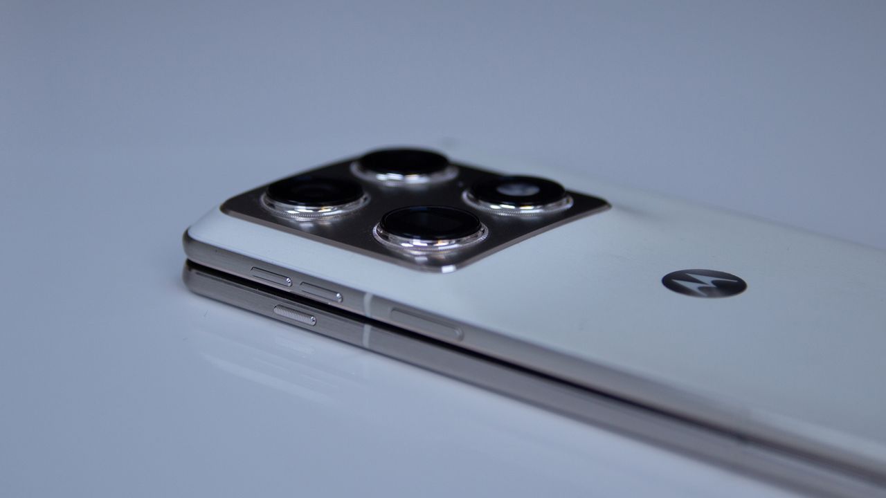 Looks like Motorola will be next with a wider foldable, in response to Apple's iPhone Duo