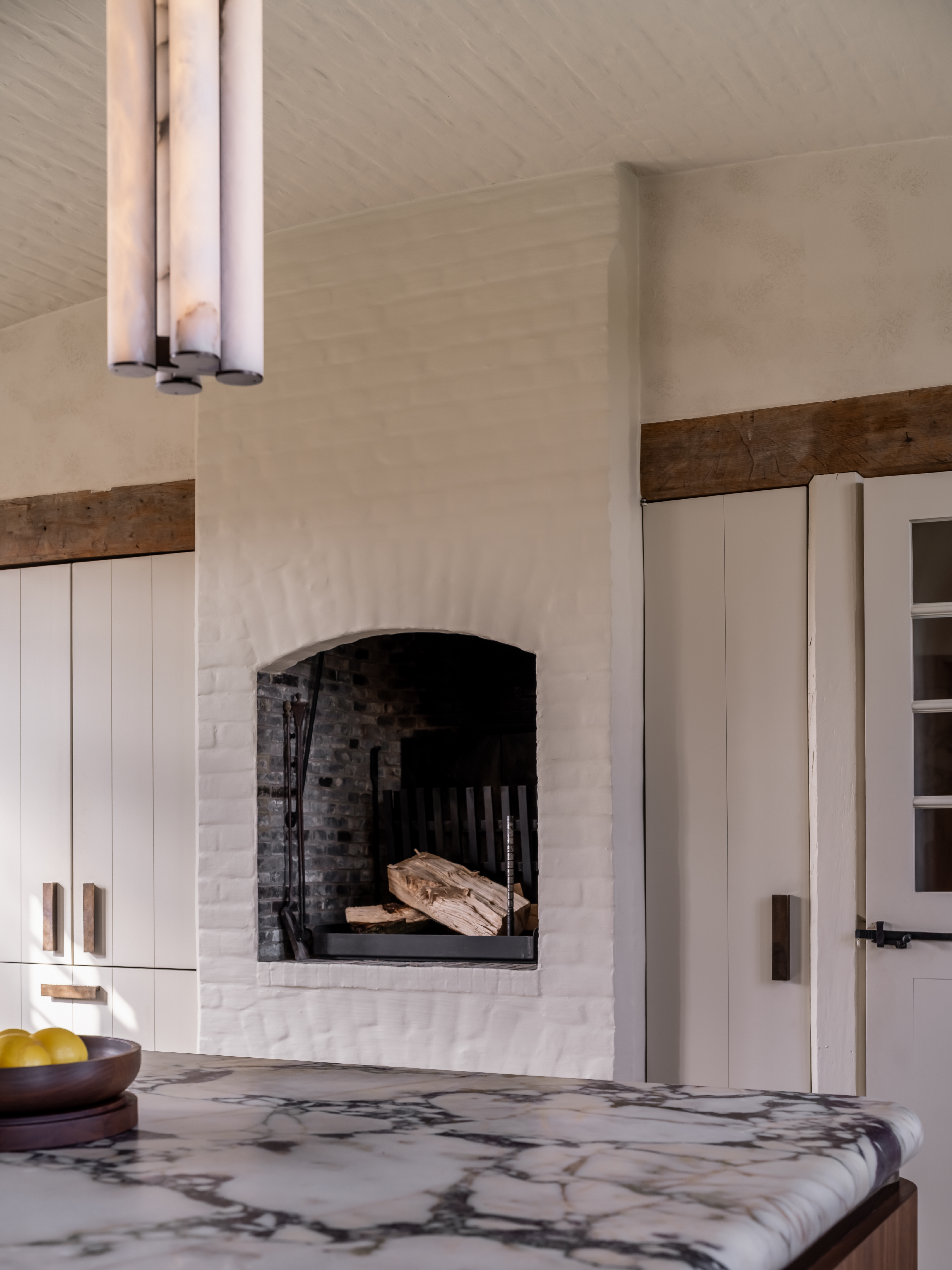 Belgian farmhouse renovation by Vandeputte Architects