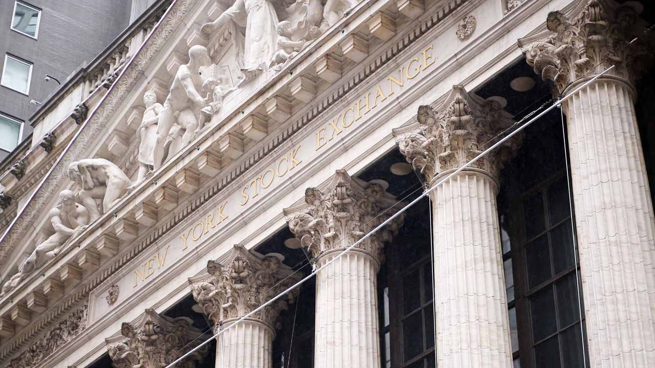 front of new york stock exchange building