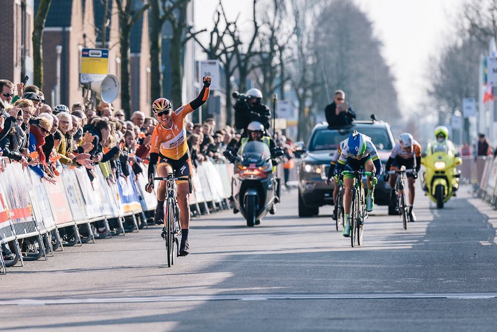 Chantal Blaak wins the sprint ahead of Gracie Elvin and Trixi Worrack in third place at Ronde van Drenthe