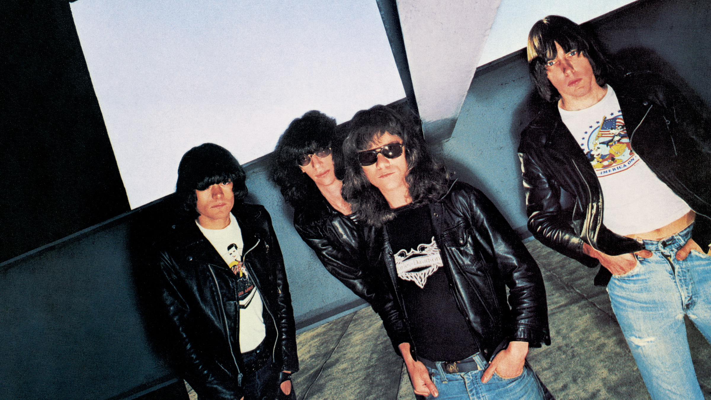 Cover art for The Ramones - Leave Home: 40th Anniversary Deluxe Edition album