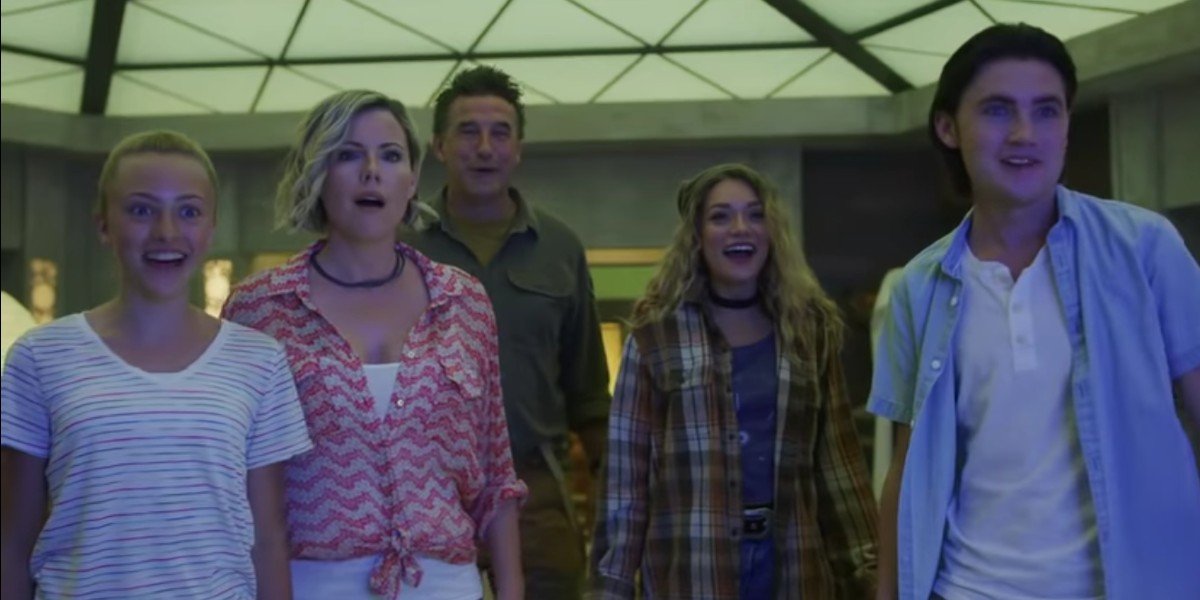 Kathleen Robertson, William Baldwin, Amalia Williamson, Spencer Macpherson, and Taylor Thorne in Nor