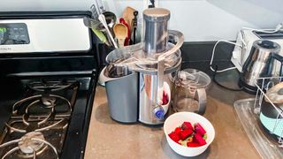 Bella High Power Juice Extractor on kitchen counter