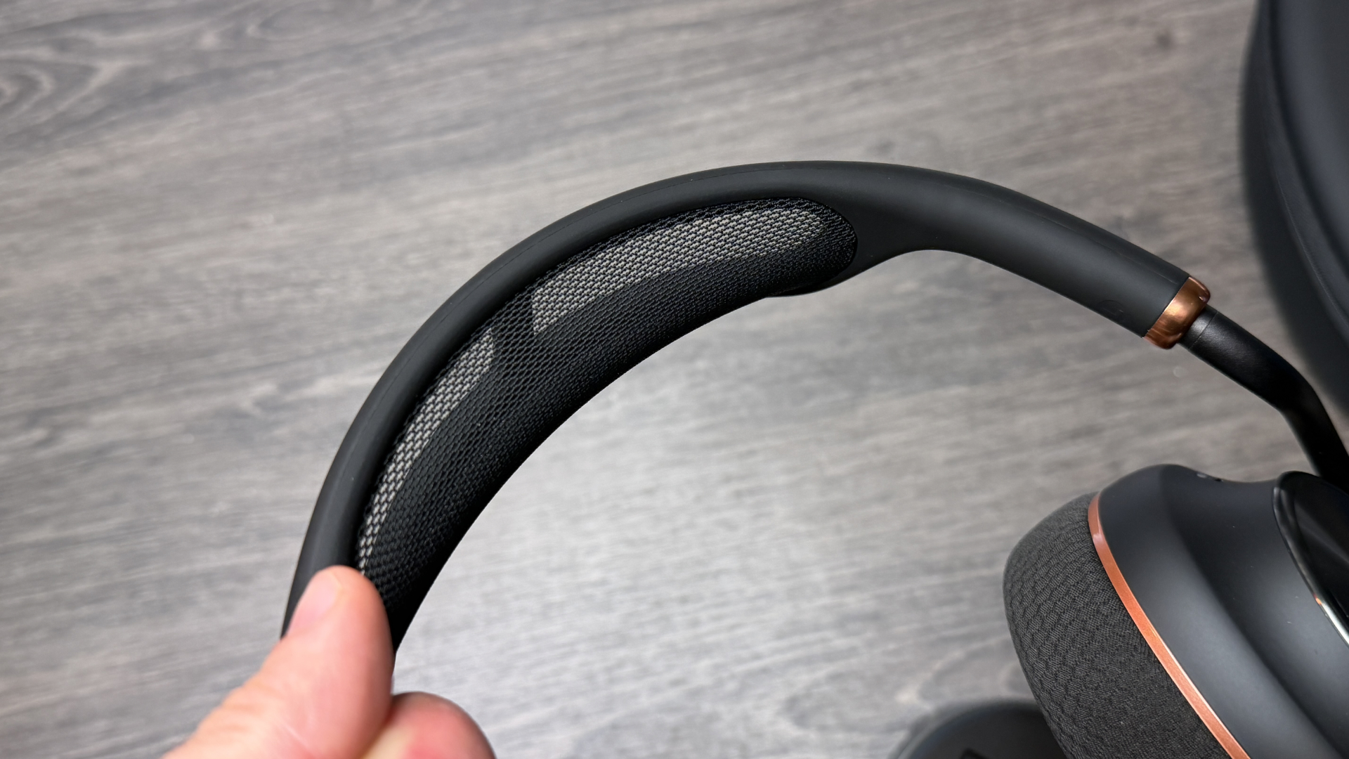 A closeup of the headband of the Turtle Beach Stealth Pro 2 headset