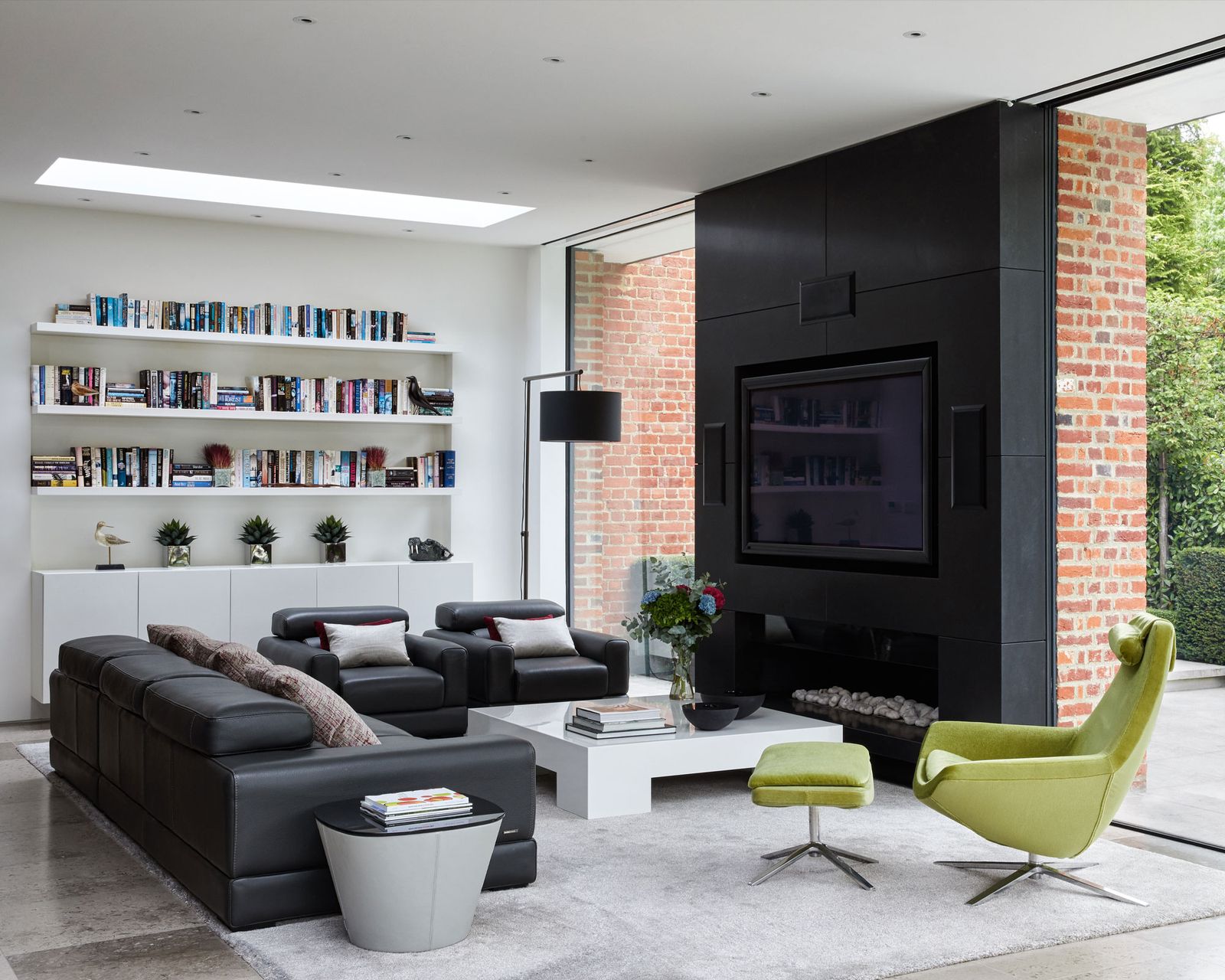 Family room TV ideas : 10 tips for styling a TV | Homes and Gardens