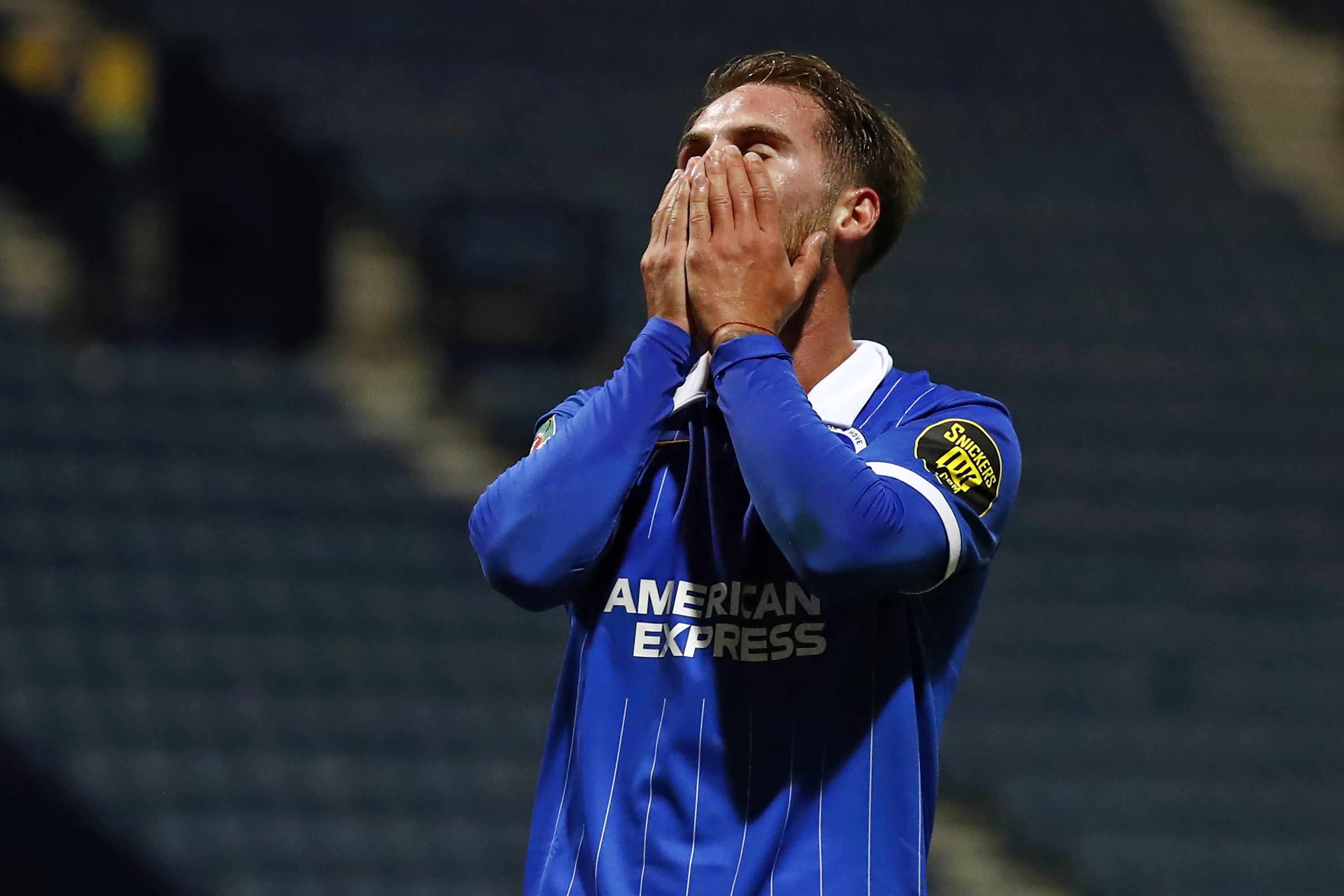 Alexis Mac Allister misses a chance for Brighton