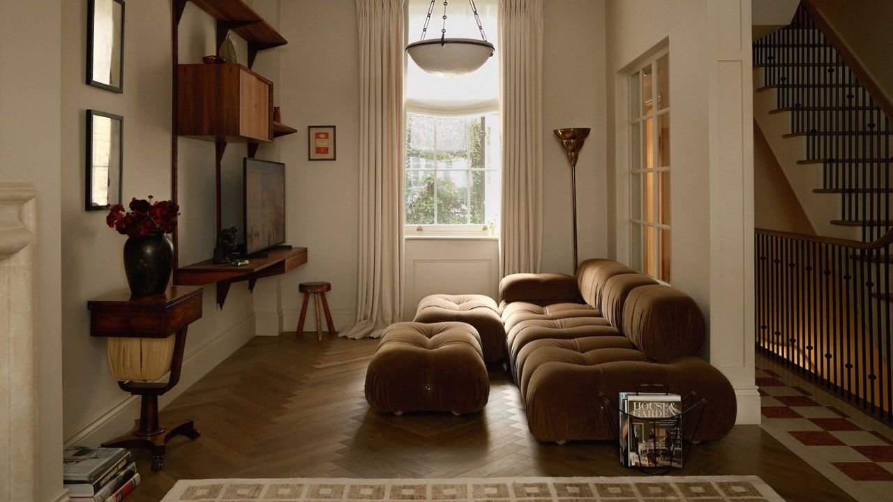 We Ask Design Experts How to Choose a Sofa — And Get It Right the First Time Around