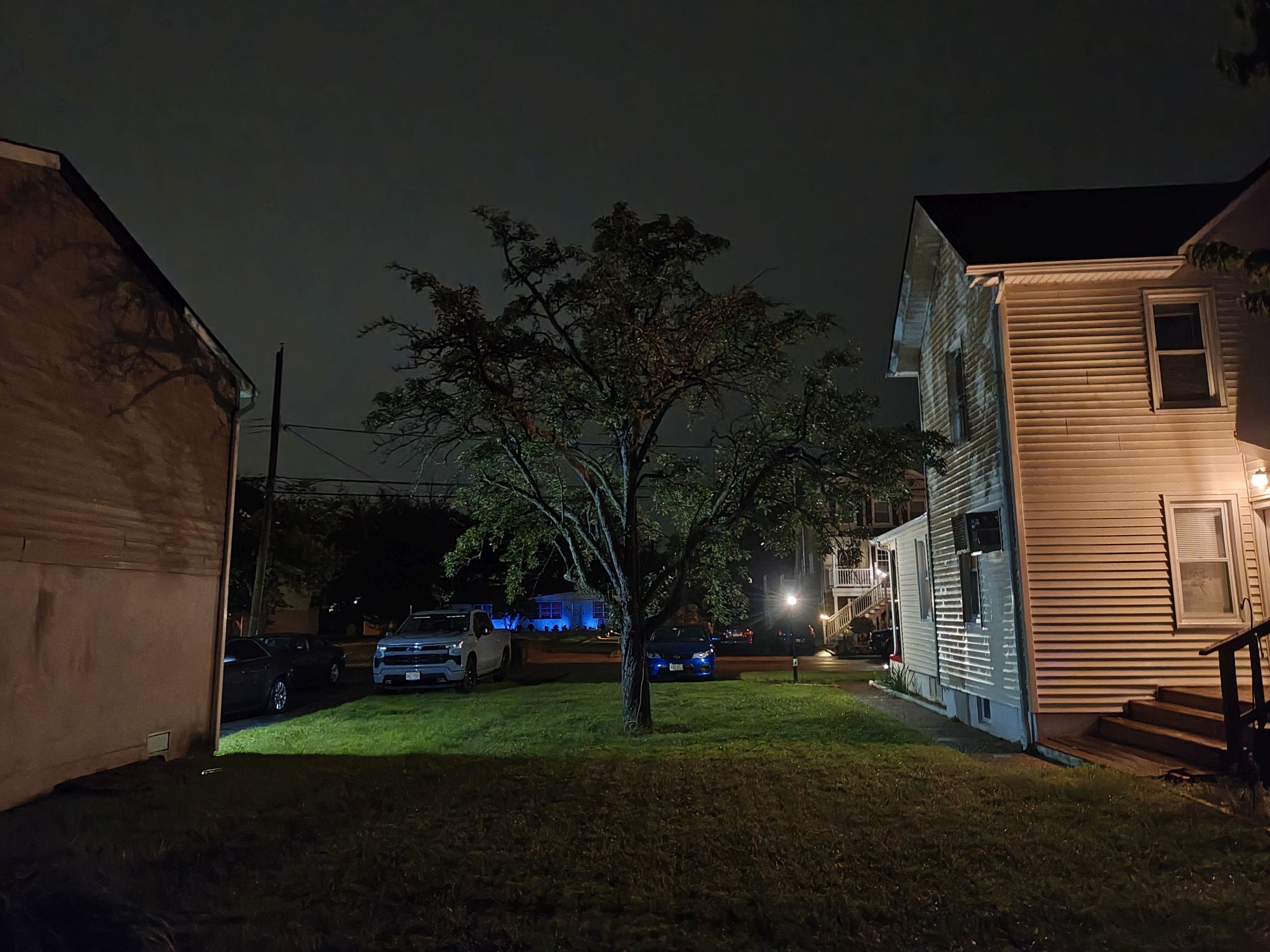 Motorola Razr Plus 2024 low light sample.