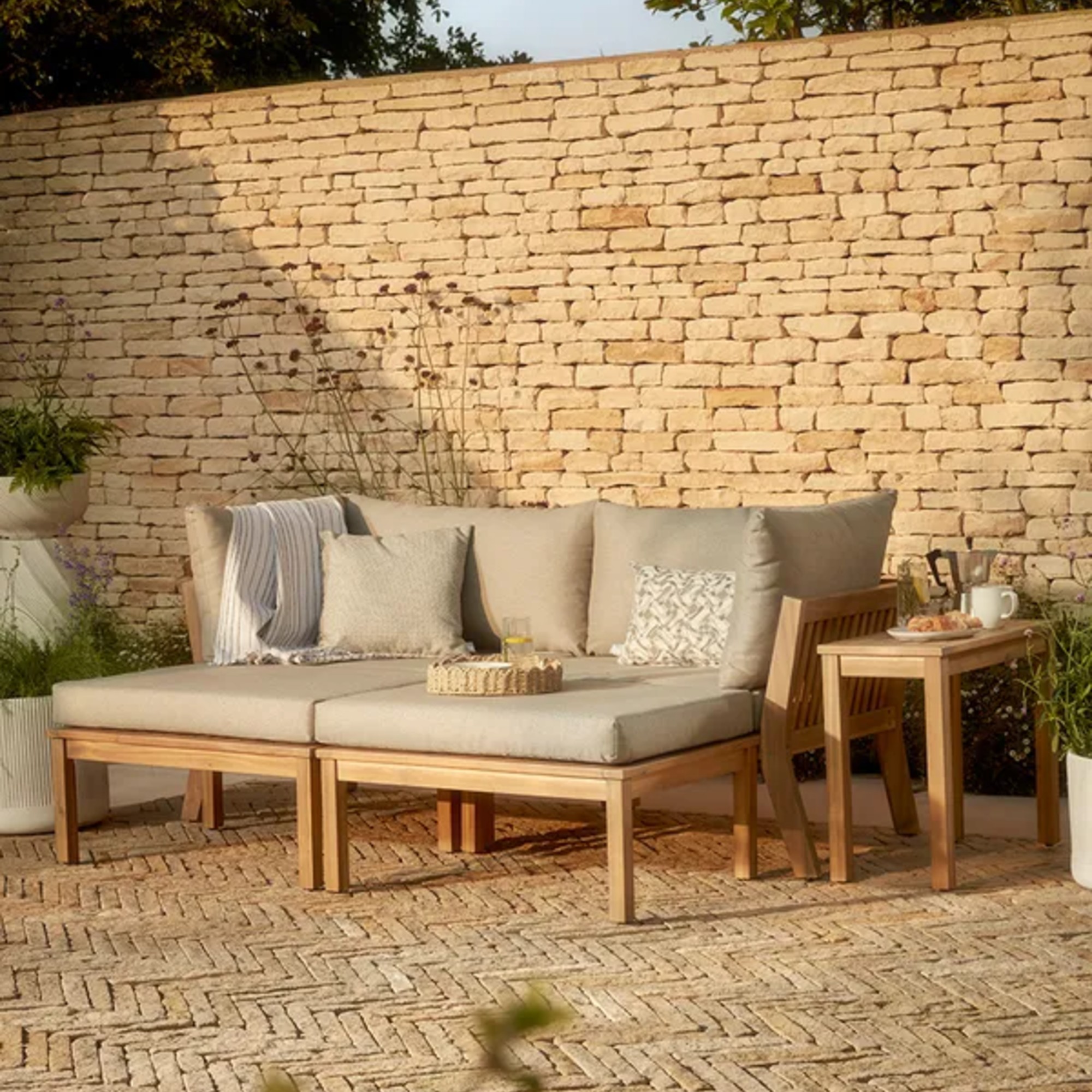 Cox &amp;amp; Cox Ravenna Versatile Daybed