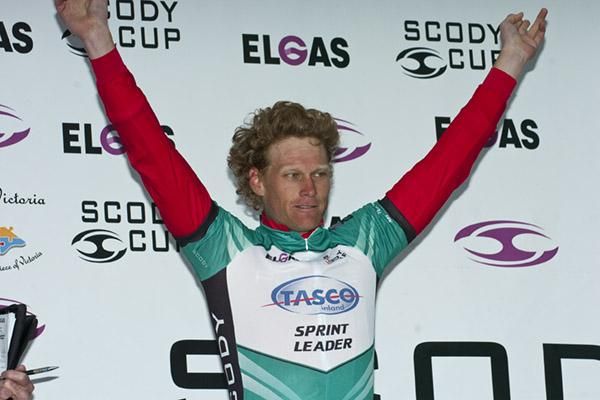 Drapac Porsche's Stuart Shaw lost the tour lead but he maintains a nine point lead over Gordon McCauley (Hyster-Total Rush) in the Tasco Sprint Points Championship.