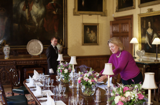 Lady Carnarvon in Highclere Castle dining room