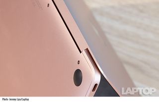 Apple MacBook 2016 Profile