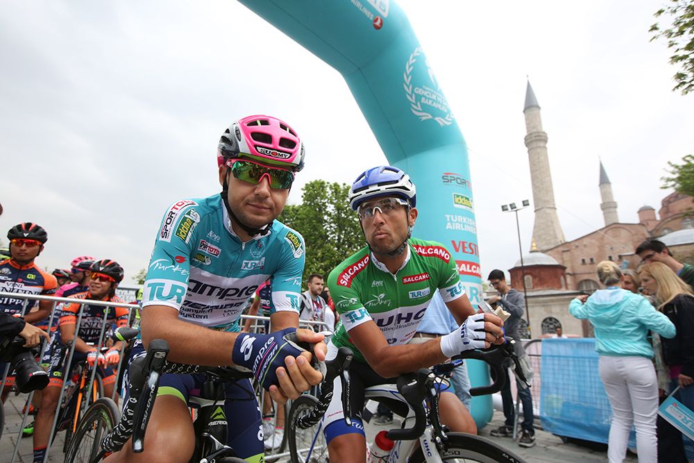 Race leader Kristijan Durasek (Lampre-Merida) and points classification leader Daniele Ratto (UnitedHealthcare)