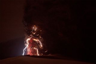 Inside the plumes that generate the lightning