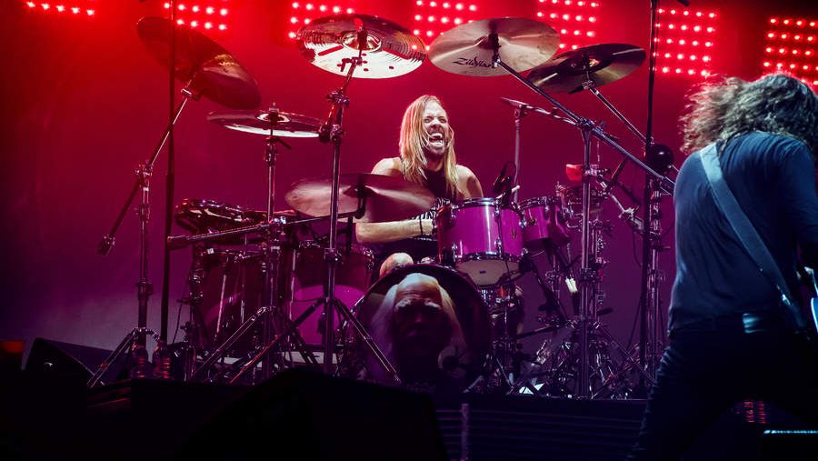 Taylor Hawkins on stage with the Foo Fighters 