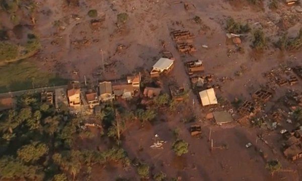 Mud covers the village of Bento Rodrigues.